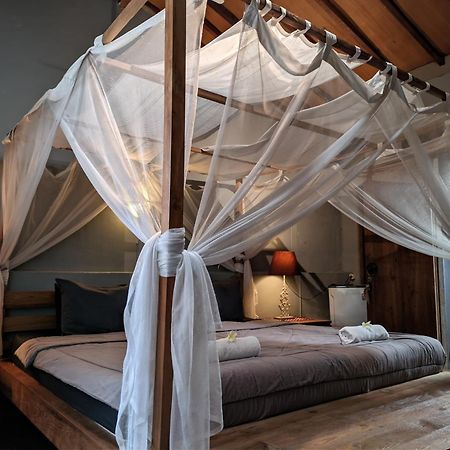 Astuti Gallery Homestay ยอกยาการ์ตา ภายนอก รูปภาพ