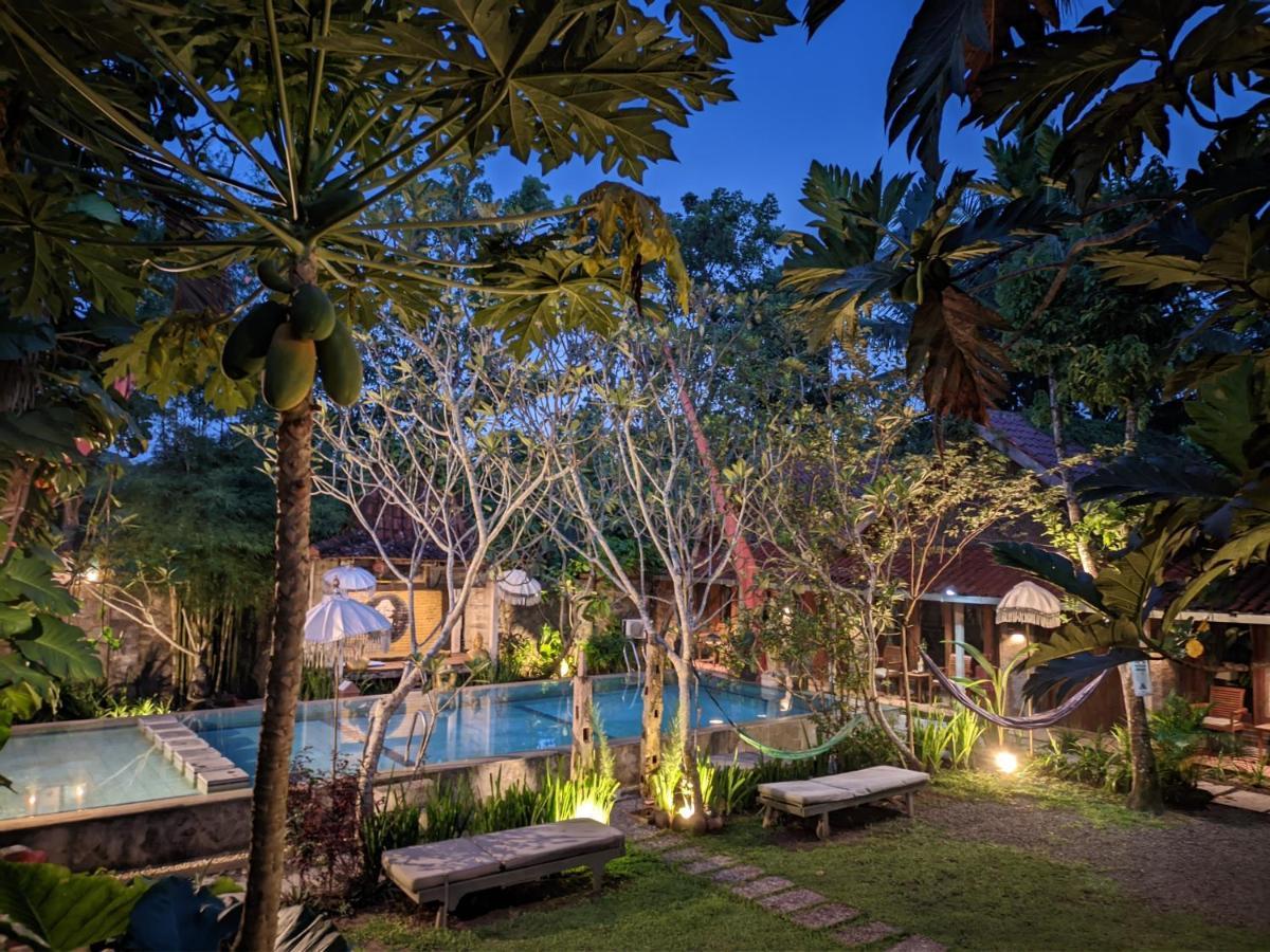 Astuti Gallery Homestay ยอกยาการ์ตา ภายนอก รูปภาพ