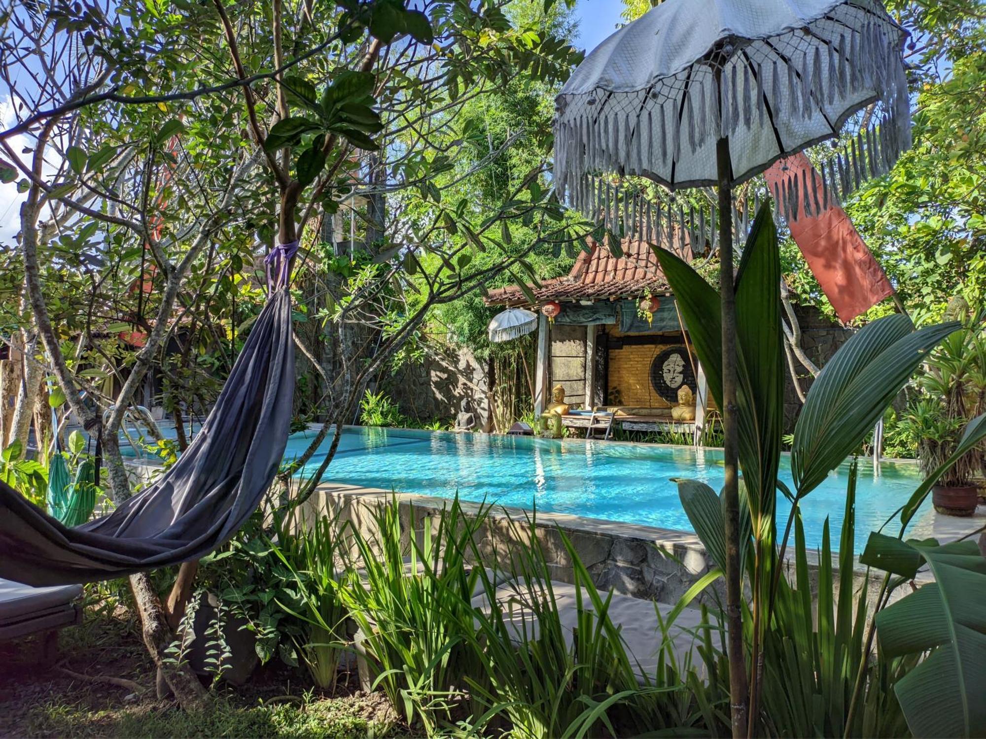 Astuti Gallery Homestay ยอกยาการ์ตา ภายนอก รูปภาพ
