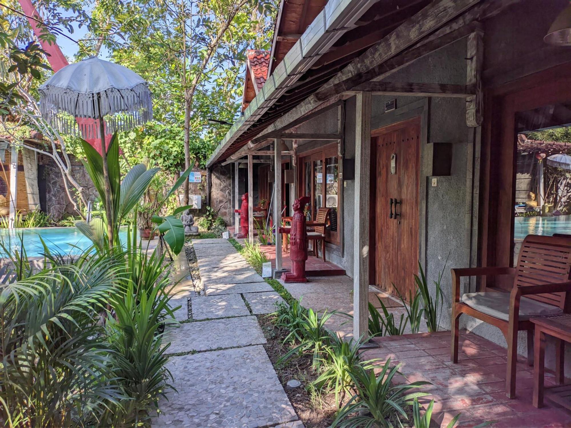Astuti Gallery Homestay ยอกยาการ์ตา ภายนอก รูปภาพ