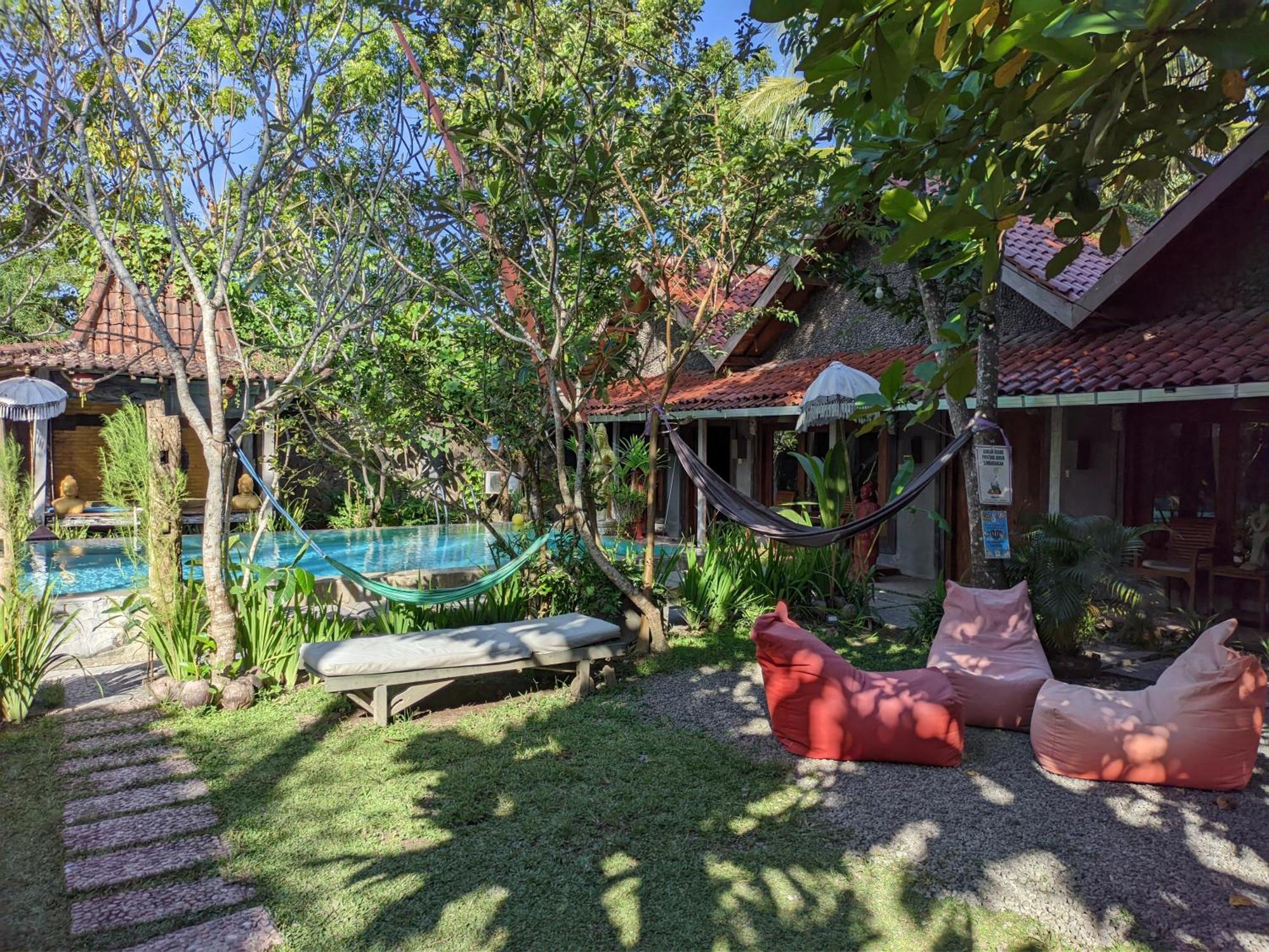 Astuti Gallery Homestay ยอกยาการ์ตา ภายนอก รูปภาพ