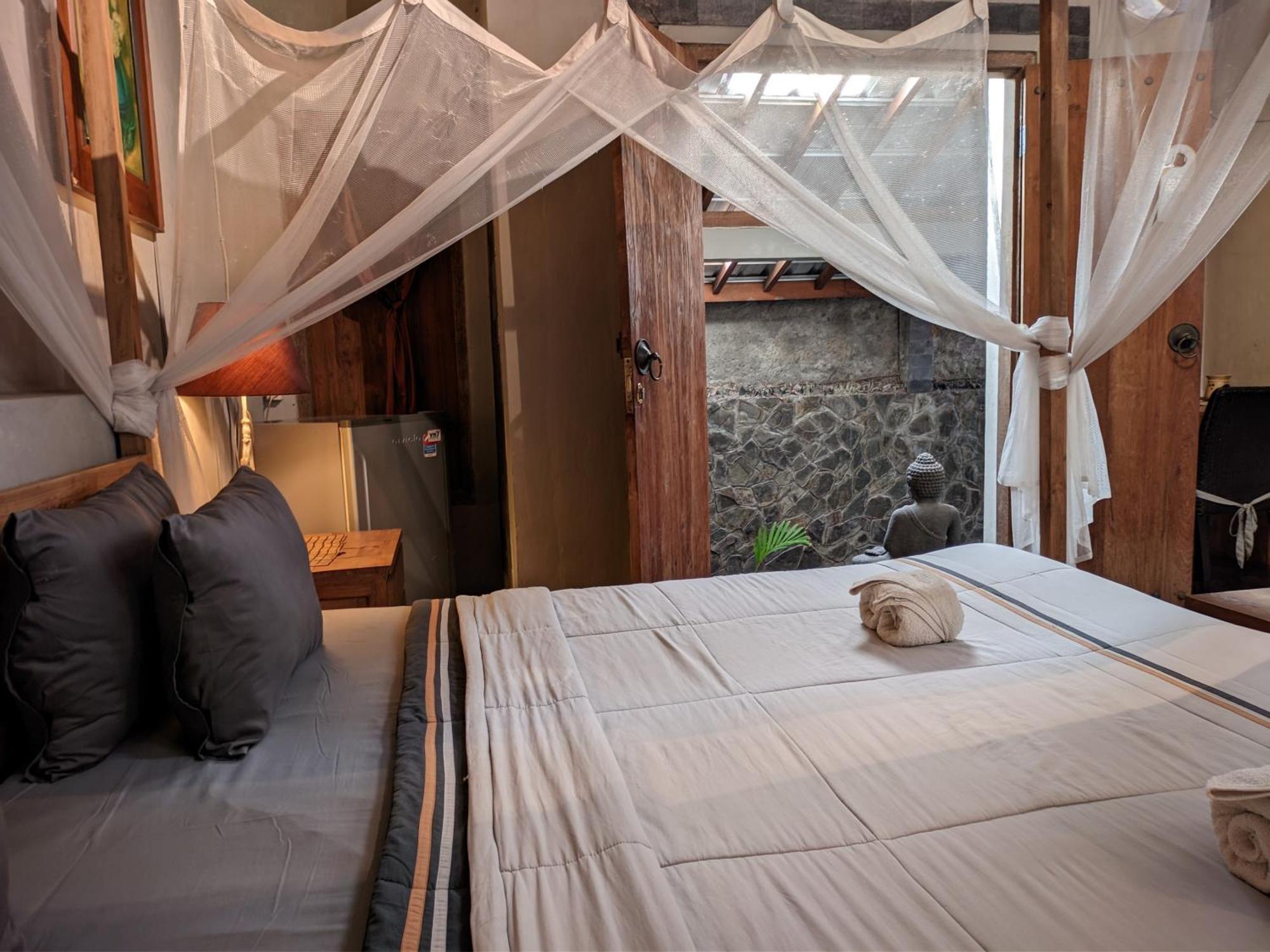 Astuti Gallery Homestay ยอกยาการ์ตา ภายนอก รูปภาพ