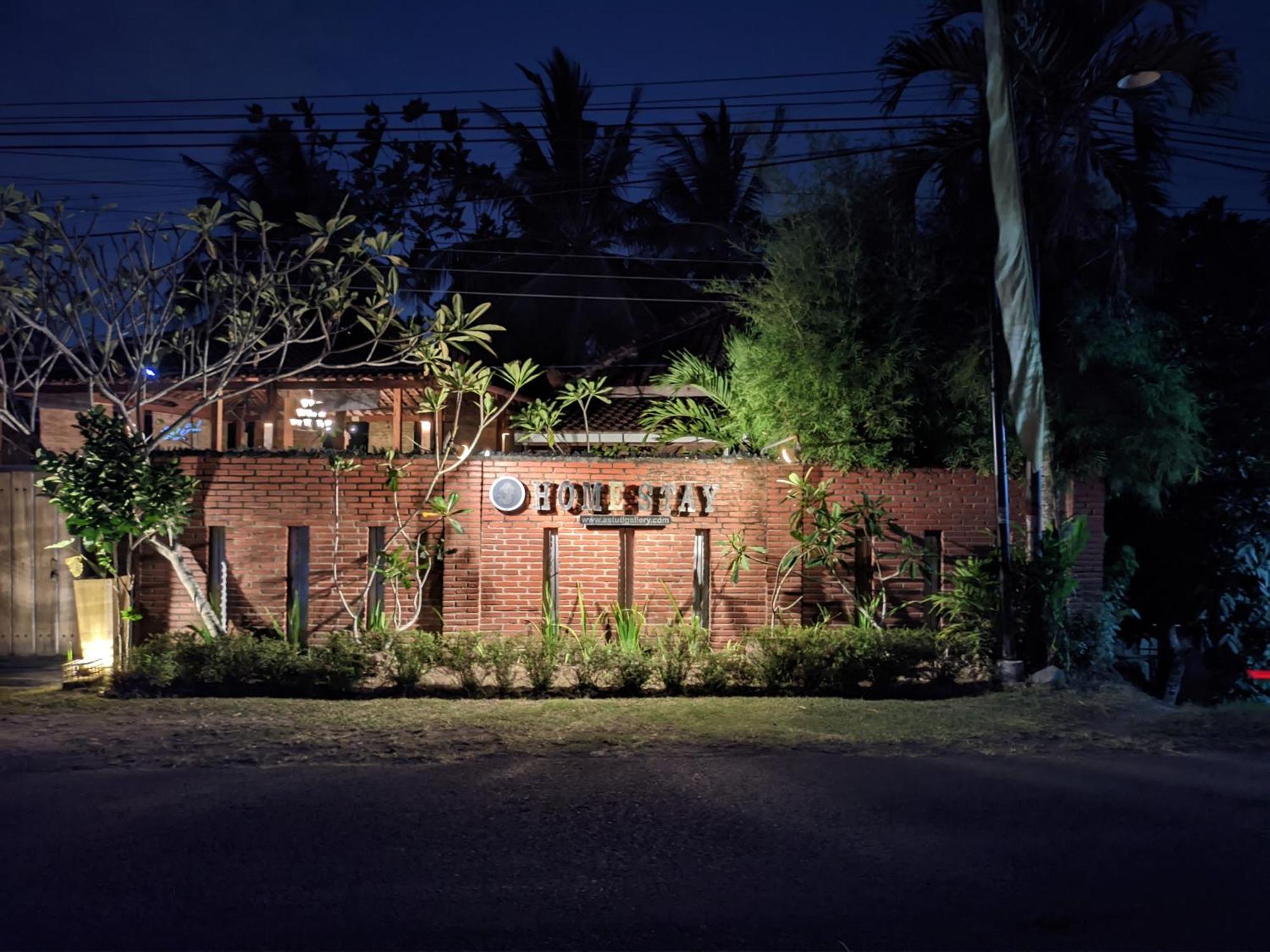 Astuti Gallery Homestay ยอกยาการ์ตา ภายนอก รูปภาพ