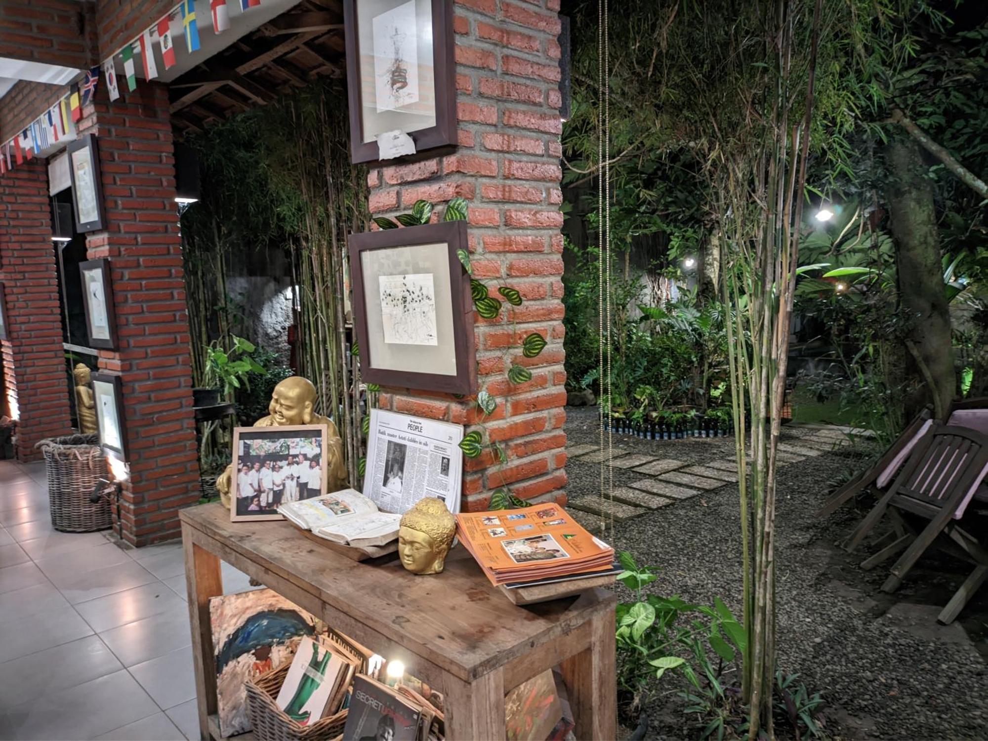 Astuti Gallery Homestay ยอกยาการ์ตา ภายนอก รูปภาพ