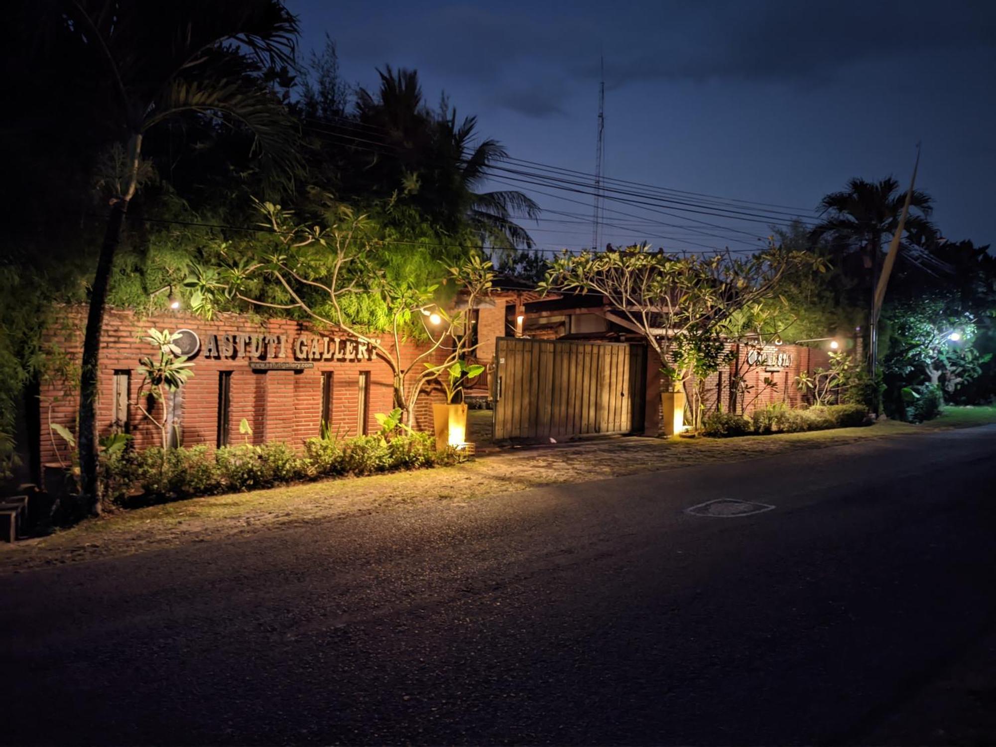 Astuti Gallery Homestay ยอกยาการ์ตา ภายนอก รูปภาพ
