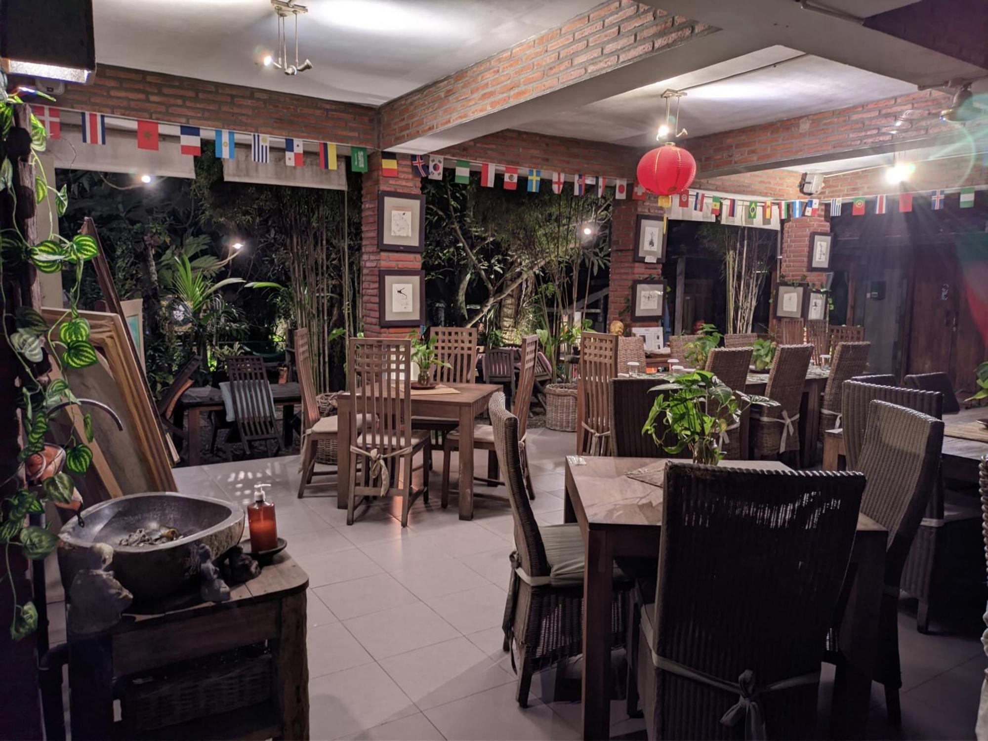Astuti Gallery Homestay ยอกยาการ์ตา ภายนอก รูปภาพ