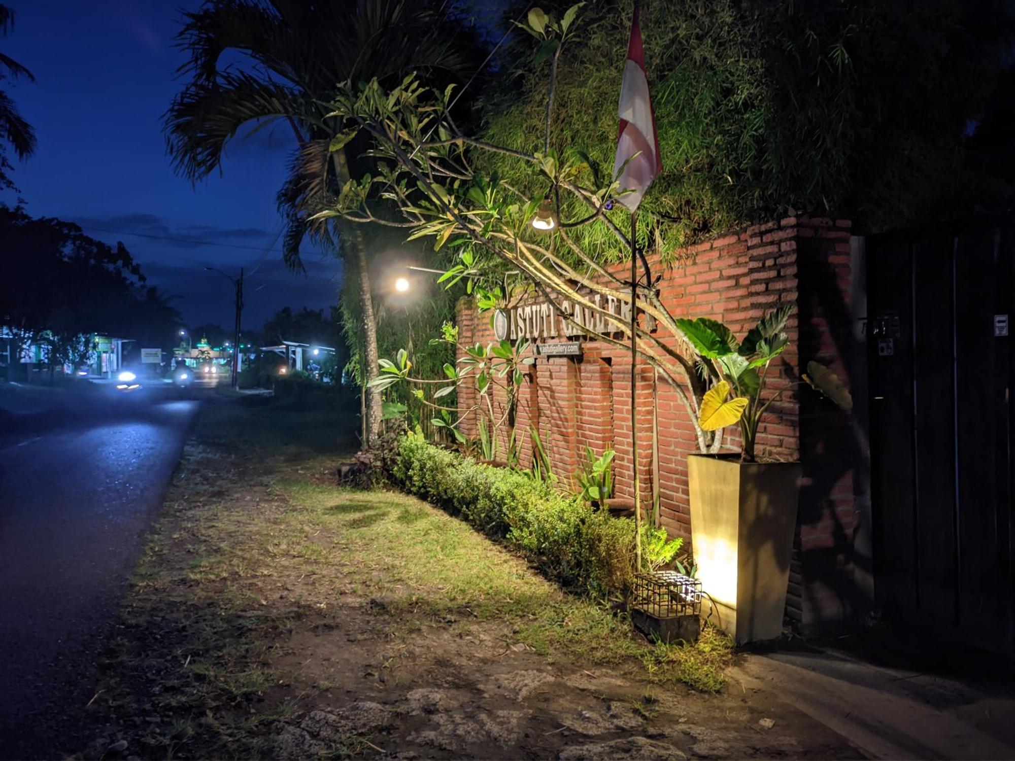 Astuti Gallery Homestay ยอกยาการ์ตา ภายนอก รูปภาพ