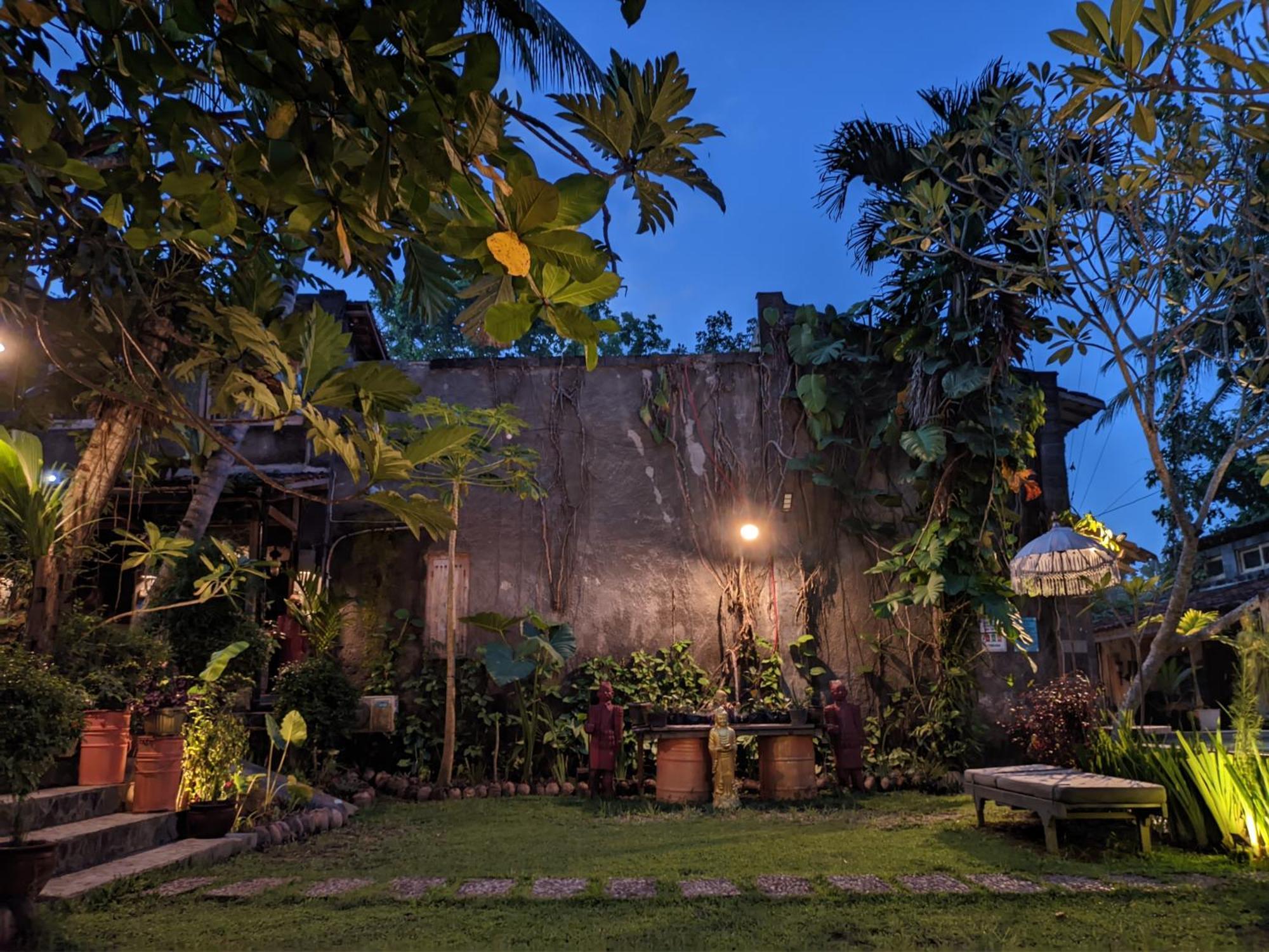 Astuti Gallery Homestay ยอกยาการ์ตา ภายนอก รูปภาพ
