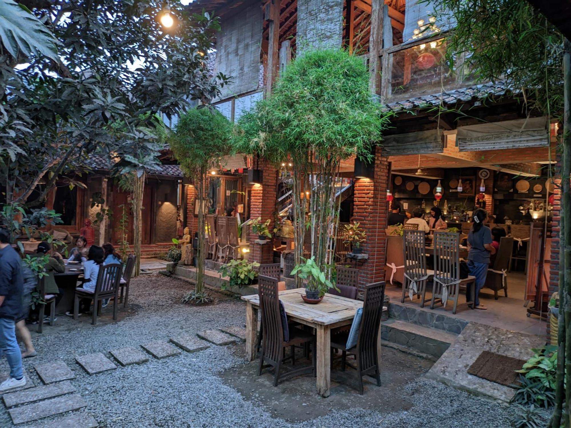 Astuti Gallery Homestay ยอกยาการ์ตา ภายนอก รูปภาพ