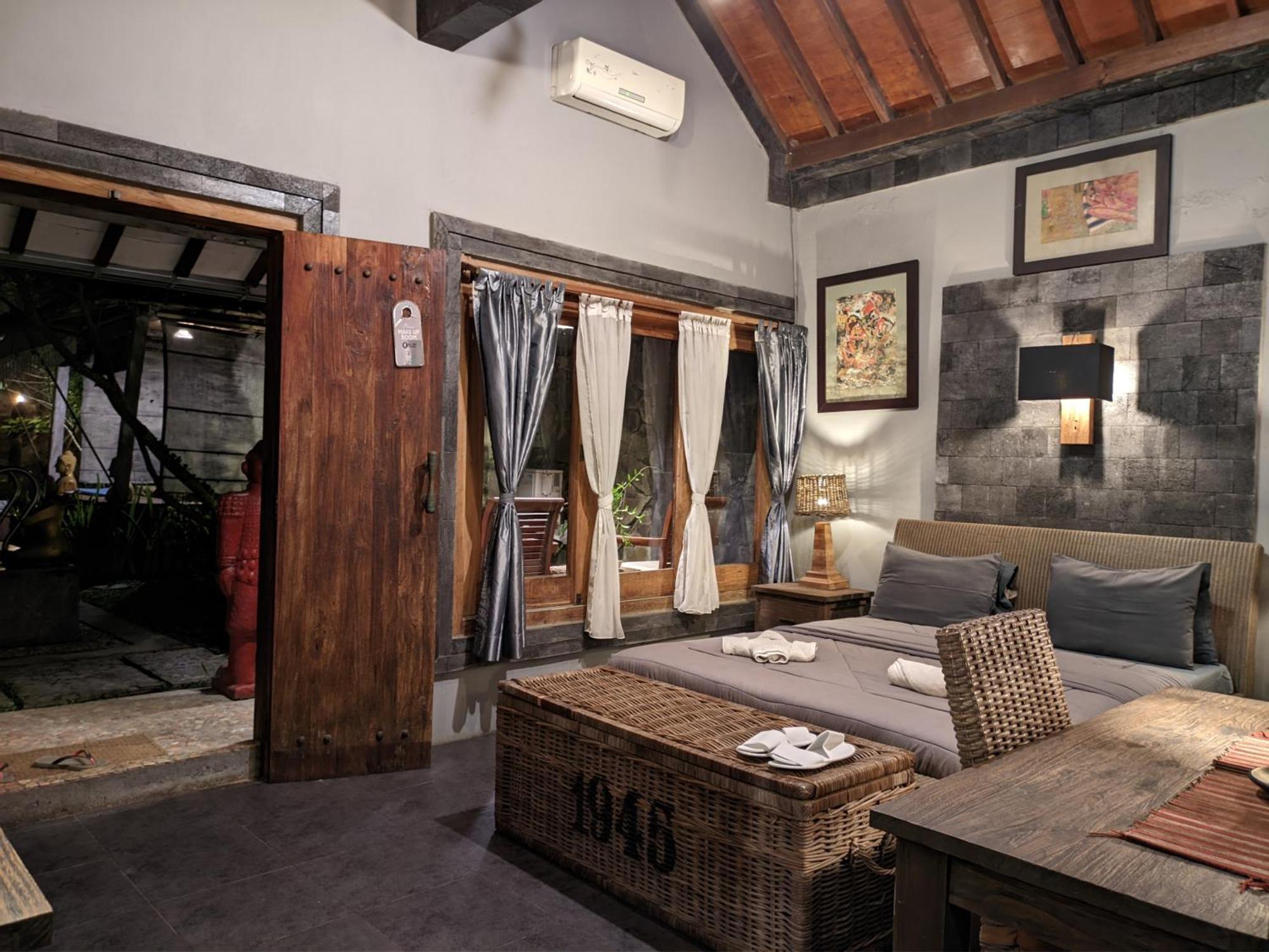 Astuti Gallery Homestay ยอกยาการ์ตา ภายนอก รูปภาพ