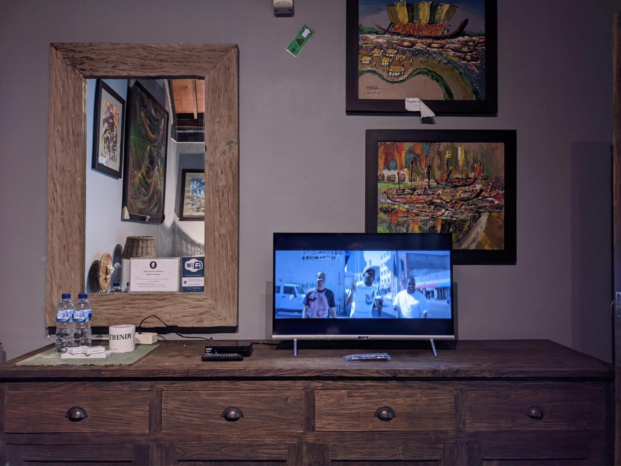 Astuti Gallery Homestay ยอกยาการ์ตา ภายนอก รูปภาพ