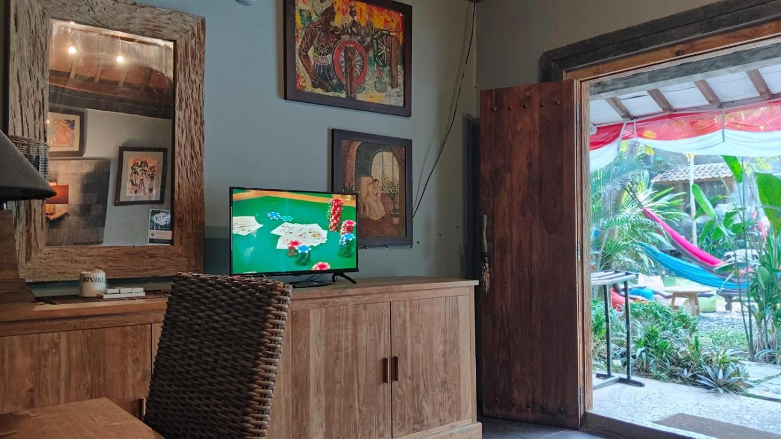 Astuti Gallery Homestay ยอกยาการ์ตา ภายนอก รูปภาพ
