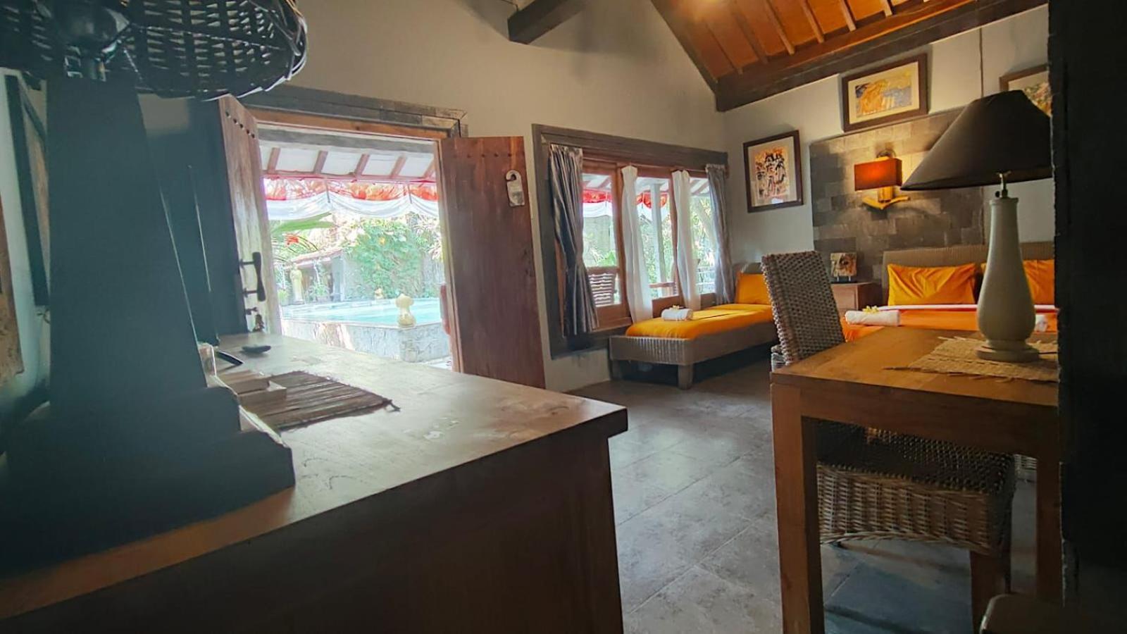Astuti Gallery Homestay ยอกยาการ์ตา ภายนอก รูปภาพ