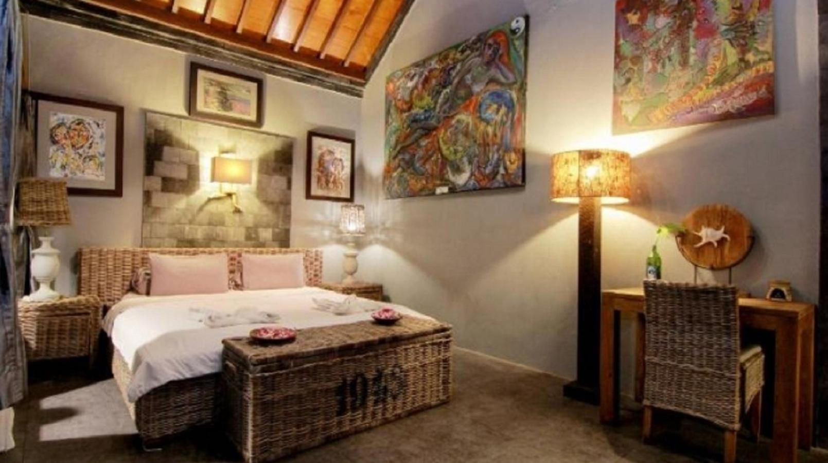 Astuti Gallery Homestay ยอกยาการ์ตา ภายนอก รูปภาพ